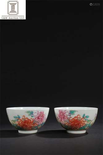 Pair of Chinese Famille Rose Porcelain Bowls