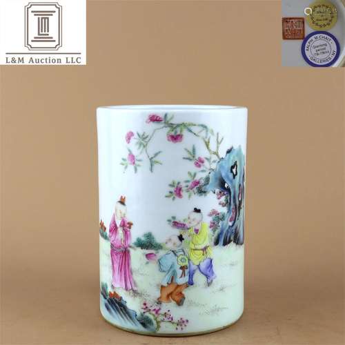 A Chinese Famille Rose Porcelain Brush Pot