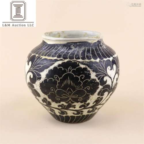 A Chinese Cizhou Kiln Porcelain Jar with Flower Pattern