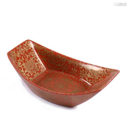 A Chinese Coral Glazedd Painted Gold Porcelain Bowl