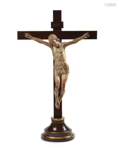 Jesus Cristo crucificado, escultura em madeira