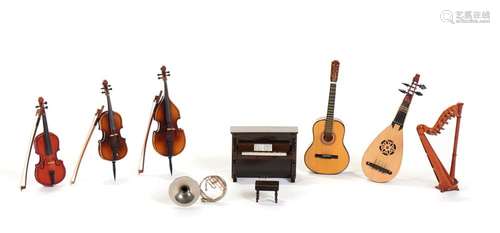 Lote de 8 instrumentos musicais miniatura (8)