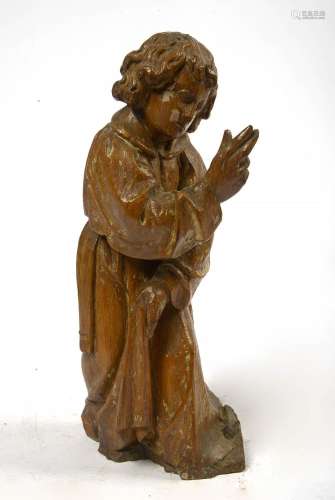 "L'Archange Gabriel" en chêne sculpté portant ...