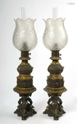Paire de lampes à huile tripodes Romantique en deux parties ...