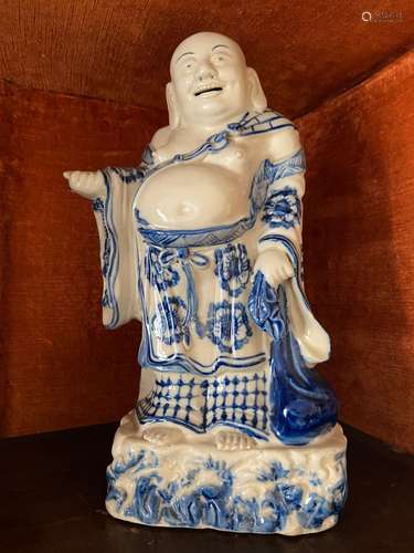 Chine XXème siècle
Budai en porcelaine blanc-bleu, représent...