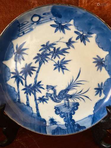 Chine XXème siècle
Réunion de 3 assiettes à décor de nénupha...