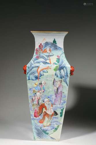 Chine Xxème siècle
Vase à pans coupés et col légèrement évas...