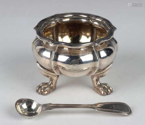 A George IV silver salt of circular lobed form with reeded r...