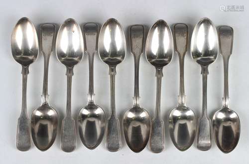 A set of ten Victorian silver Fiddle and Thread pattern dess...