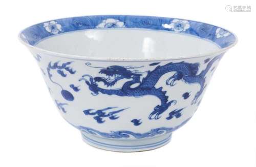 Fine Chinese blue and white bowl, Kangxi period, of round fo...