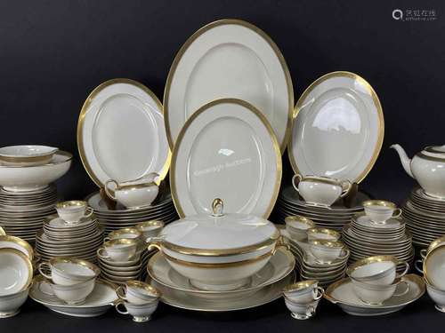 Rosenthal Gold Etched Large Dinner Service Aida