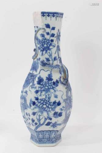 Late 19th century Chinese blue and white porcelain vase