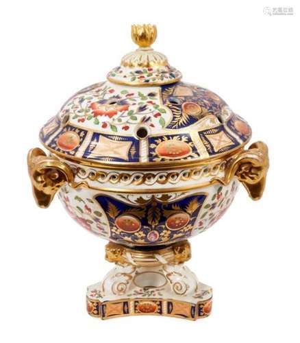 Regency imari pattern pot pourri and cover