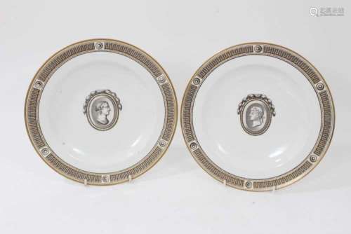 A pair of Vienna plates, painted in Neoclassical style, circ...