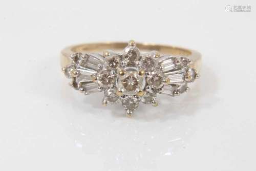 Diamond cluster ring, approximately 1ct