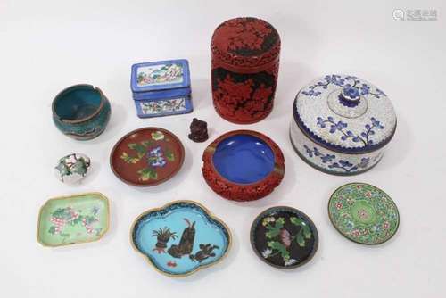 Collection of Chinese cloisonne, enamel and lacquered items