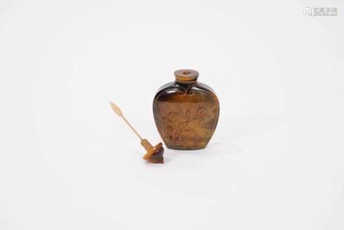 Fine carved tiger-eye snuff bottle, relief carved with flowe...