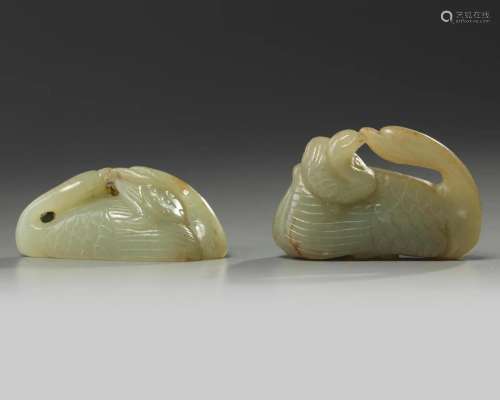 TWO CHINESE CELADON JADE GEESE CARVINGS, 19TH-20TH