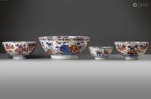 FOUR CHINESE IMARI BOWLS, 18TH CENTURY