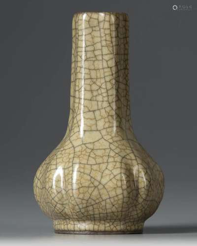 A CHINESE GU-TYPE CRACKLE GLAZED BOTTLE-VASE, QING