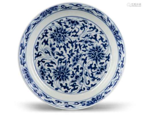 A CHINESE BLUE AND WHITE 'LOTUS' DISH, 19TH CENTURY