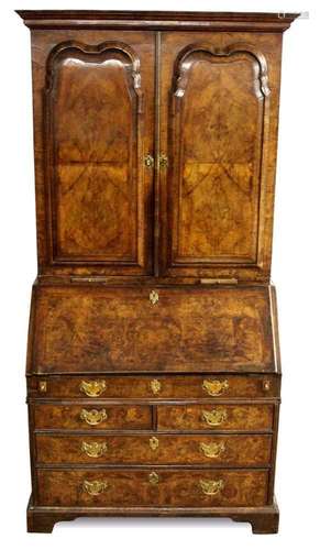 Fine early 18th century walnut bureau cabinet