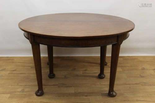 Good quality early 20th century mahogany dining table and tw...