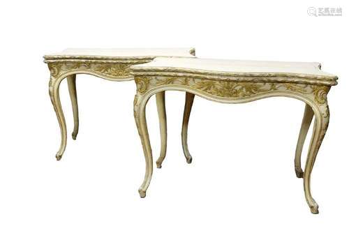 Good pair of 19th century cream painted and gilt heightened ...