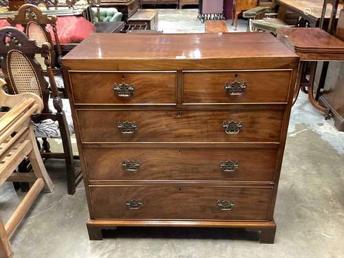 George III mahogany chest of drawers