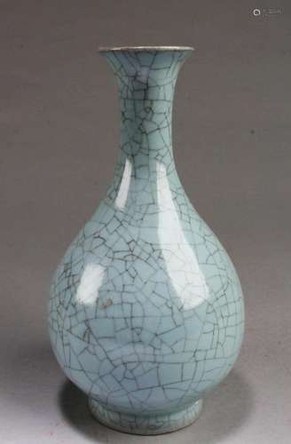 Chinese Ruyao Porcelain Crackleware Vase