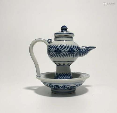 A Blue & White Porcelain Winepot