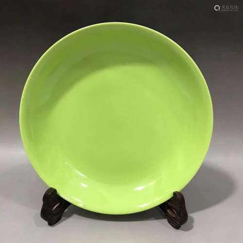 CHINESE APPLE GREEN GLAZED PLATE