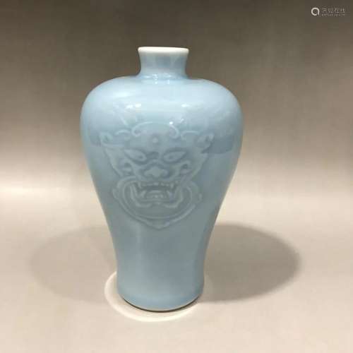 CHINESE CELADON GLAZED MEIPING