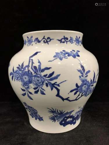 CHINESE BLUE AND WHITE JAR