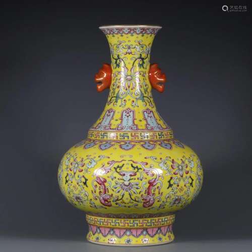 CHINESE YELLOW GROUND FAMILLE ROSE VASE,QIANLONG MARK