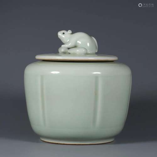 CHINESE CELADON GLAZE JAR WITH LID,QIANLONG MARK