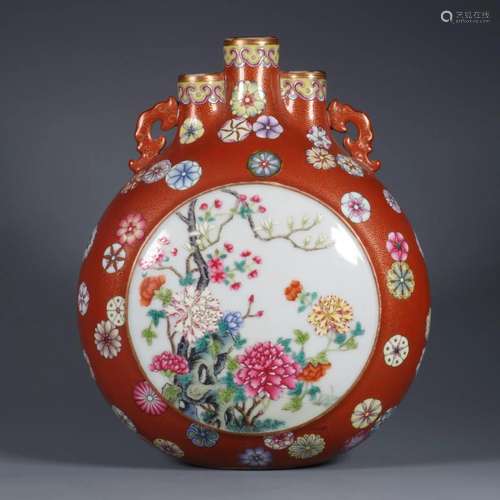 CHINESE FAMILLE ROSE GILT VASE,QIANLONG MARK