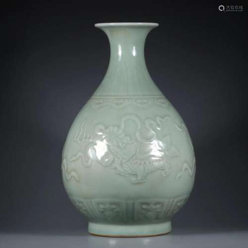 CHINESE CELADON GLAZED VASE,QIANLONG MARK