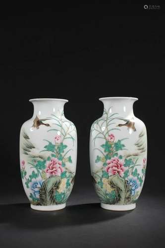 PAIR OF CHINESE FAMILLE ROSE VASES,QIANLONG MARK