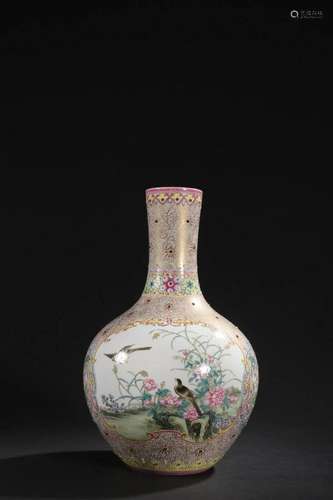 CHINESE FAMILLE ROSE GLOBAL VASE,QIANLONG MARK