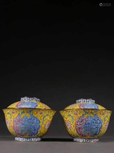 PAIR OF CHINESE CLOISONNE CUPS WITH LIDS