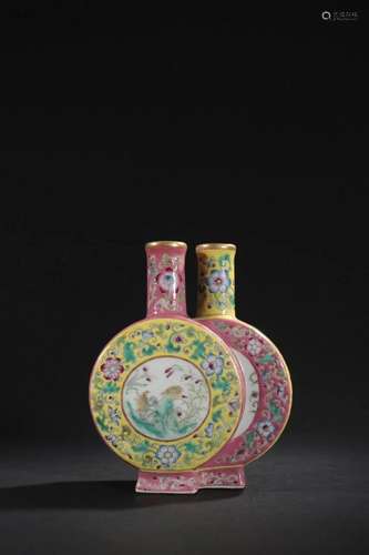 CHINESE FAMILLE ROSE VASE