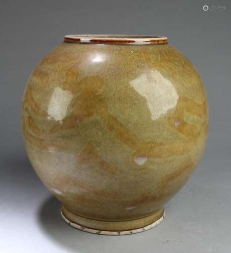 A Korean Porcelain Vase