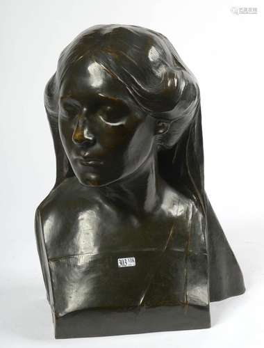 "Buste de femme ou la veuve" en bronze à patine br...