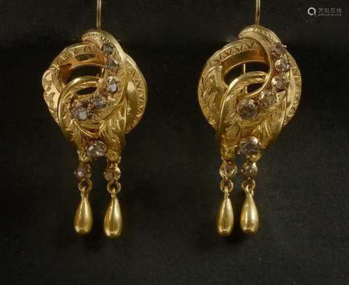 Paire de boucles d'oreilles Napoléon III en or jaune 18 ...