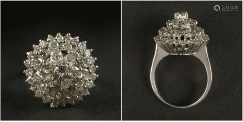 Bague en or blanc 18 carats sertie de diamants taille brilla...