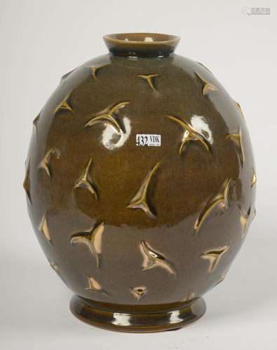 Grand vase ovoïde en faïence Boch Luxembourg émaillée brun à...