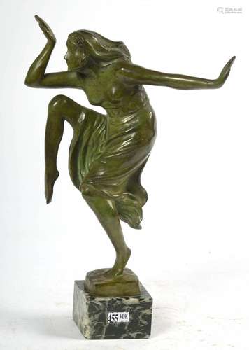 "Danseuse" en bronze à patine verte. Signé Eug. Ca...