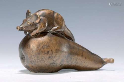 Gernot Rumpf, born 1941 Kaiserslautern, mouse on pear