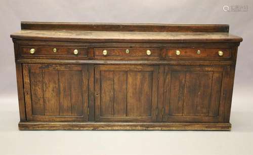 Engels sideboard met 3 deuren, 3 lades en koperen knoppen - ...